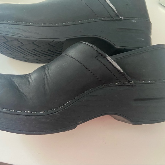 Dansko Womens Clogs (37) - Picture 5 of 11